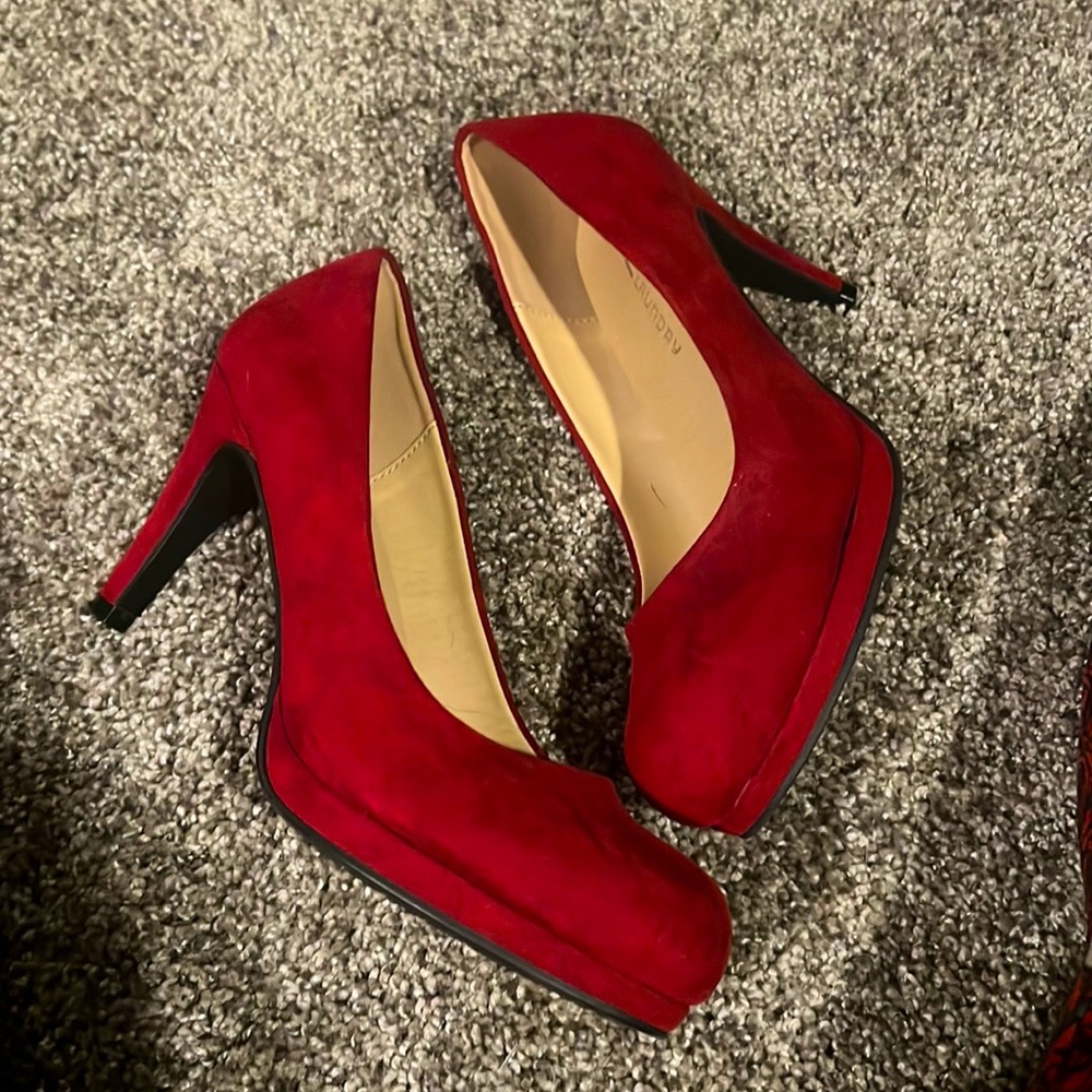 BOGO clear out! 3/$7 Faux suede red heels